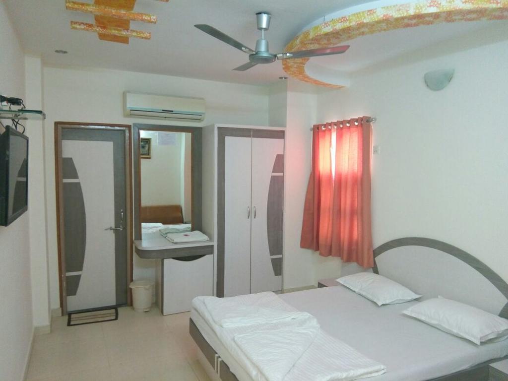 Hotel Sudarshan Nāthdwāra Buitenkant foto