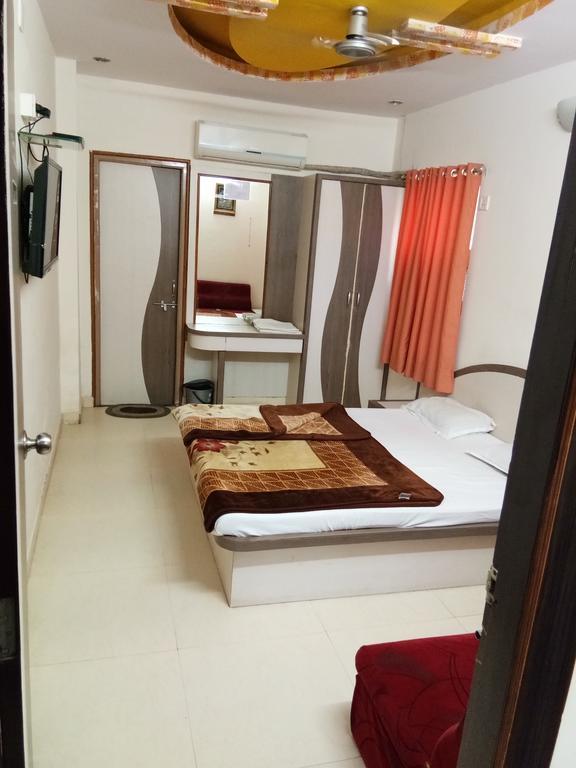 Hotel Sudarshan Nāthdwāra Buitenkant foto