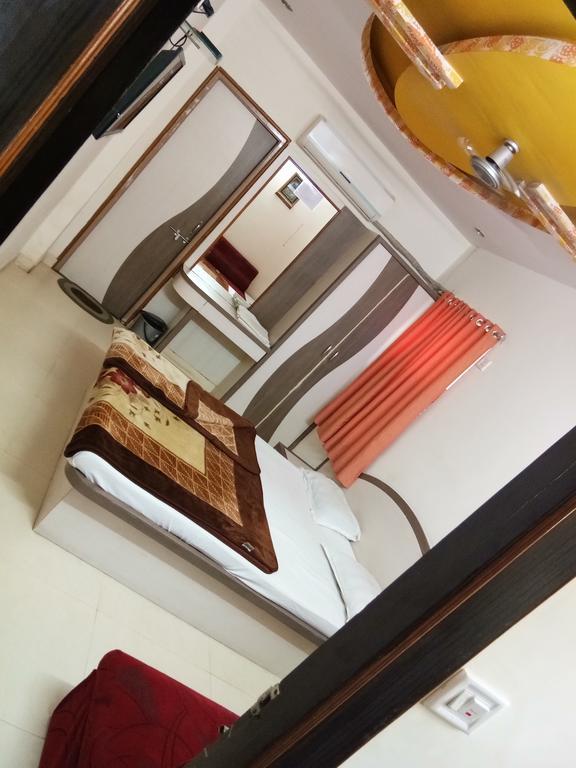 Hotel Sudarshan Nāthdwāra Buitenkant foto