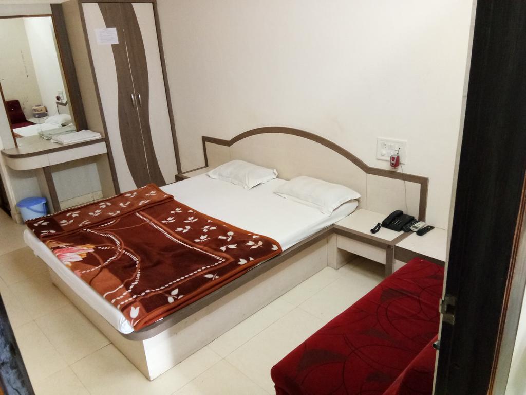 Hotel Sudarshan Nāthdwāra Buitenkant foto